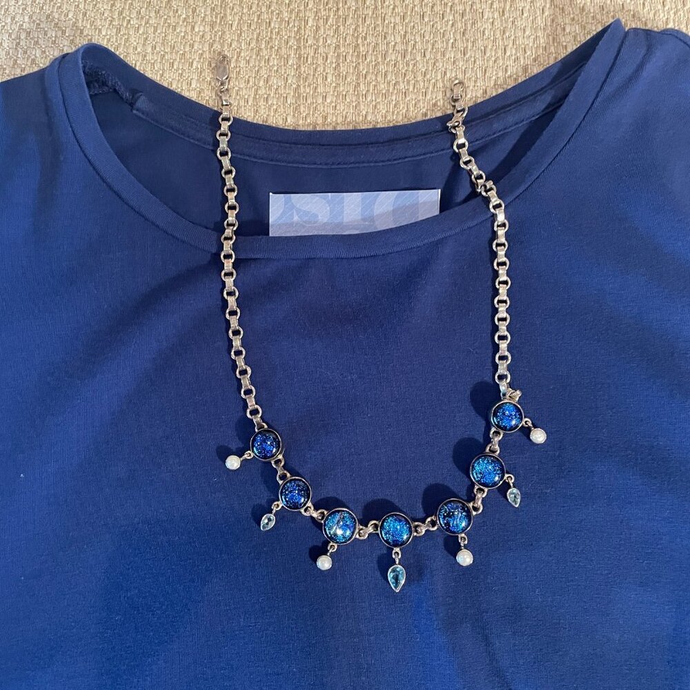 Unique, eyecatching sparkling blue necklace